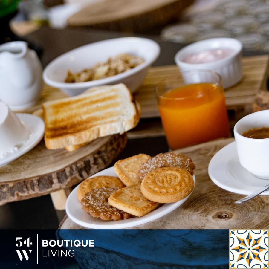 Bed and Breakfast Fiftyfour West Boutique Living Арб Экстерьер фото