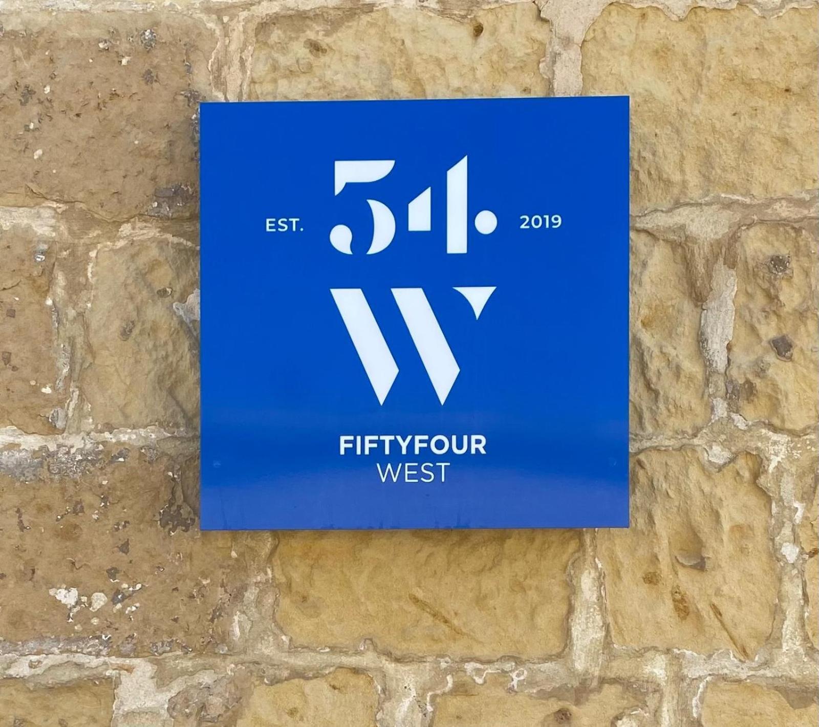 Bed and Breakfast Fiftyfour West Boutique Living Арб Экстерьер фото