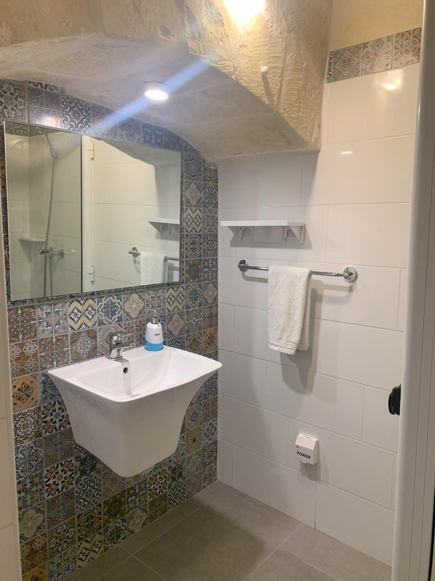 Bed and Breakfast Fiftyfour West Boutique Living Арб Экстерьер фото